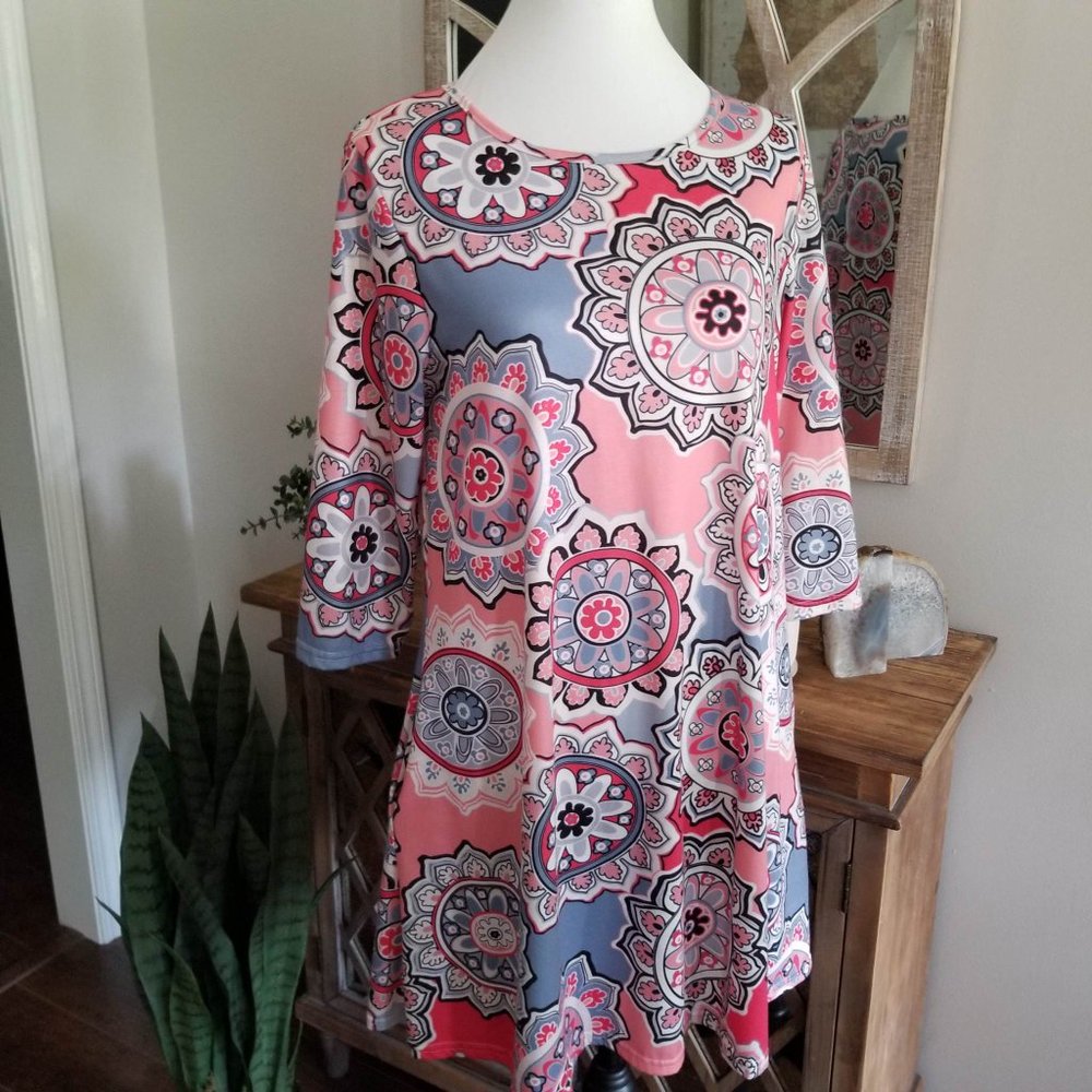 Dress. Coral, Peach, Periwinkle, White, Mandala Print. Size Medium. - Picture 10 of 10